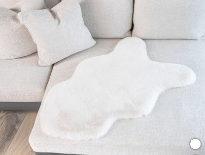 Mon Château Single Faux Fur Rug