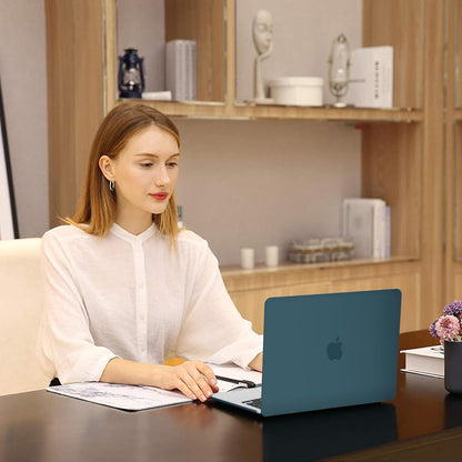 MOSISO Compatible with MacBook Air 13 inch Case 2025 2024 2023 2022 M4 A3240 M3 A3113 M2 A2681, Plastic Hard Shell&Keyboard Cover&Screen Film&Pouch for MacBook Air 13.6 inch Case, Crystal Clear