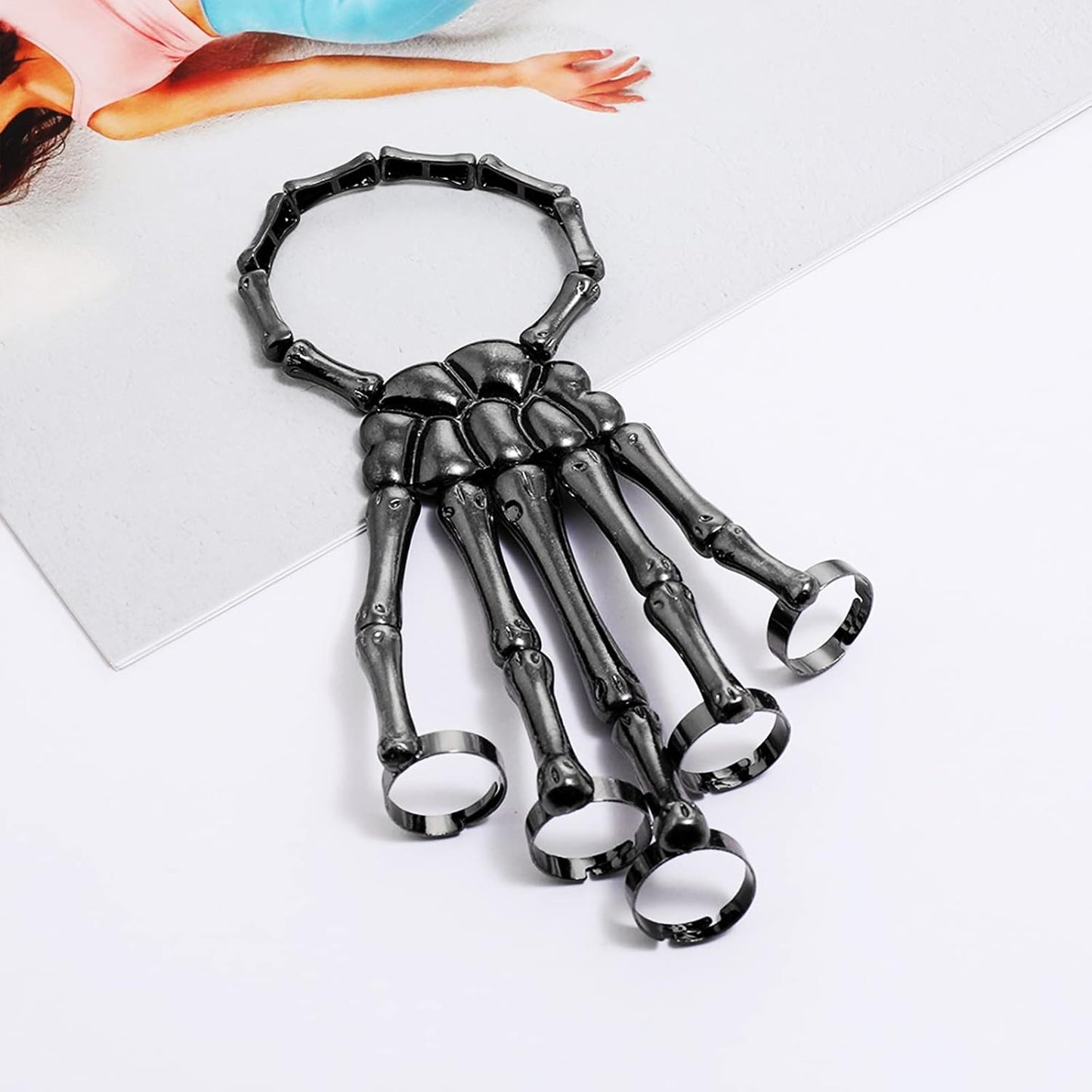 Skeleton Hand Bracelet with Ring Halloween Skull Bracelet Halloween Ghost Claw Bangle Ornament Flexible Alloy Skull Wristband for Party Cosplay 1PC