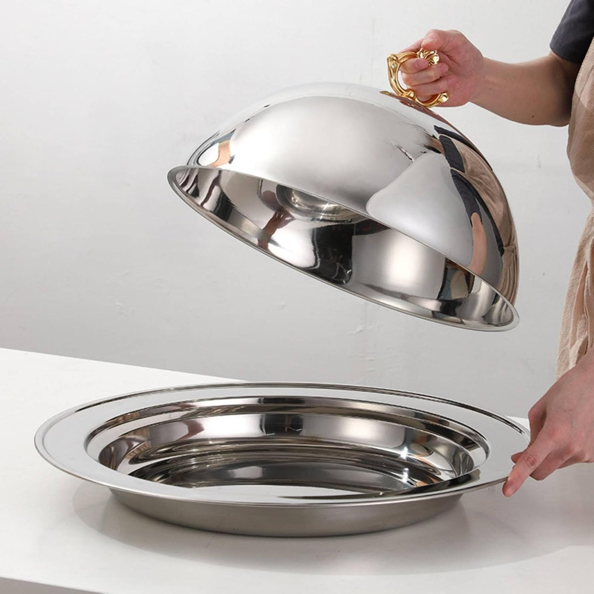 Stainless Steel Serving Platter with Lid High-End Cloche Serving Dome with Tray Decorative Handle Steak Plate Covered for Hotel, Restaurant, Buffet, Silver
