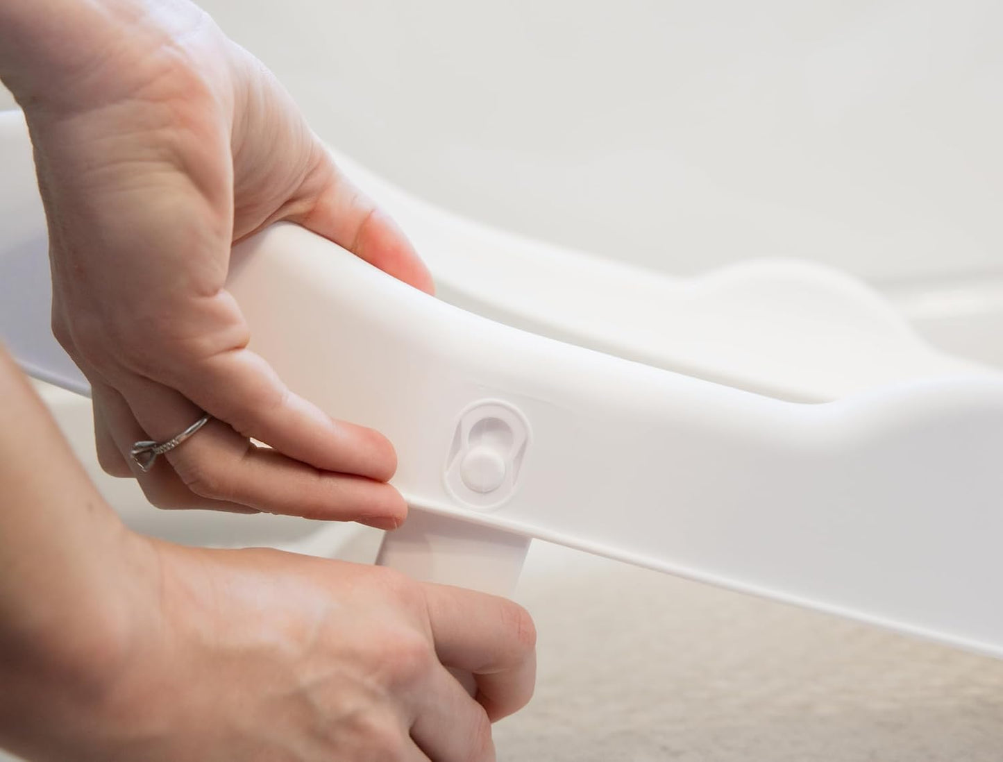 Newborn Bath Support, Ergonomic, Safe, Easy to Store, Ideal for up to 20lbs - PuriLite