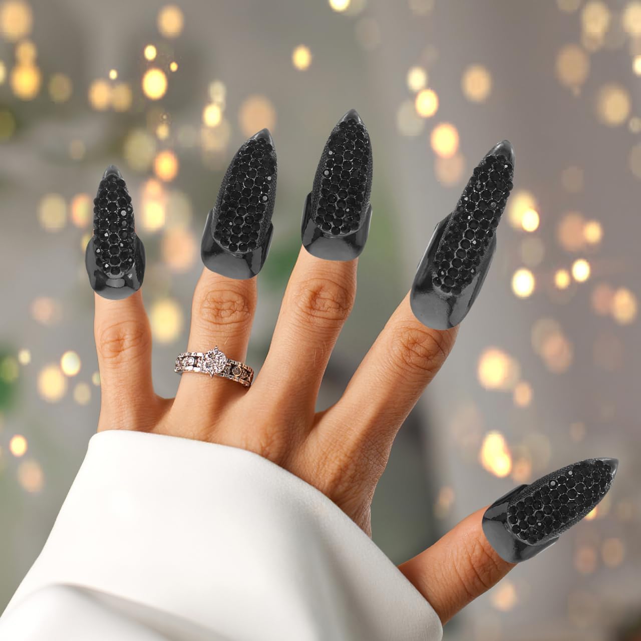 Sewroro 10pcs Paw Talon Finger Ring Punk Style Claw Ring Gothic Finger Nail Tip Claw Rings for Cosplay Party (3 Sizes/Black)