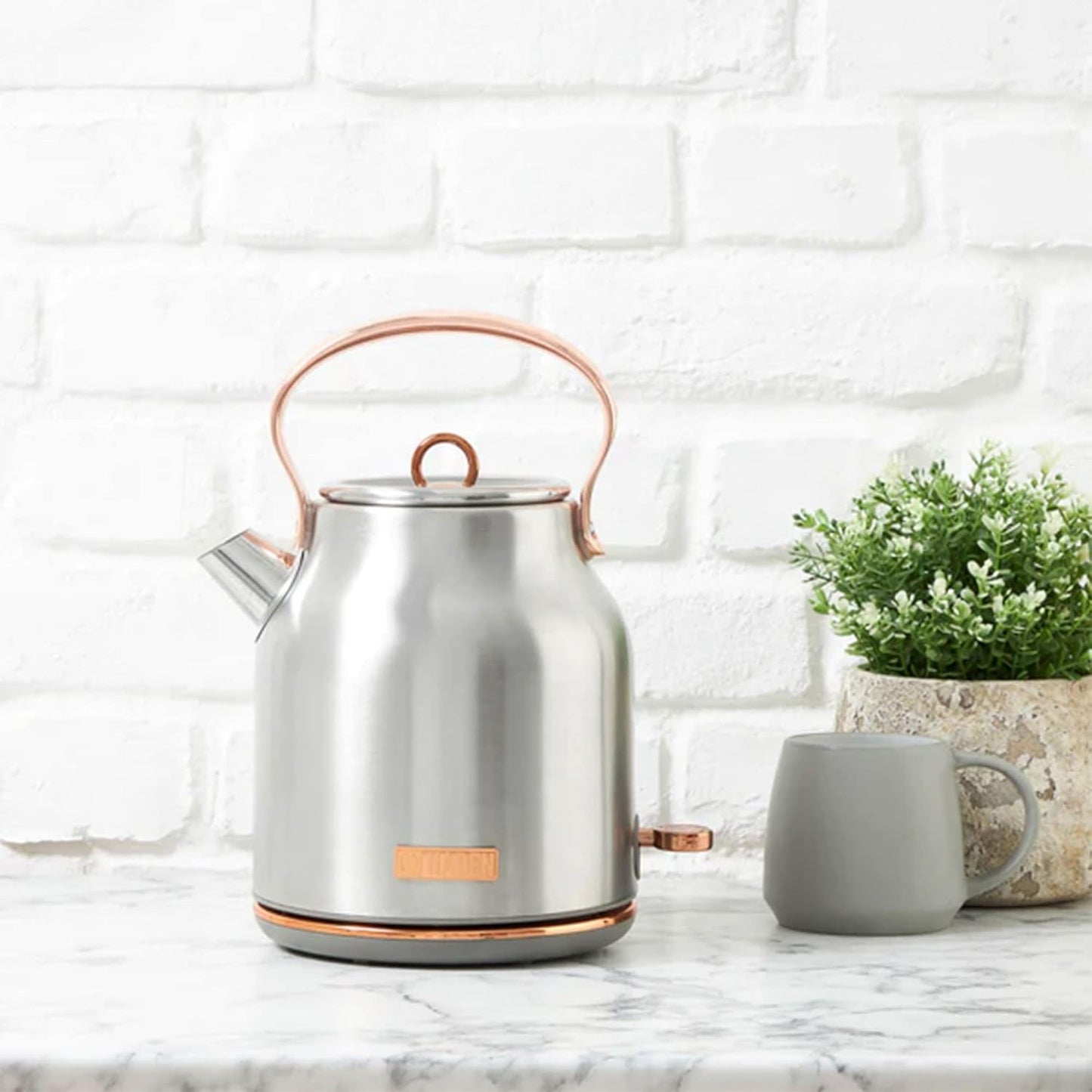 Haden 75041 Heritage 1.7 Liter (7 Cup) Stainless Steel Electric Kettle with Auto Shut-Off and Boil Dry Protection, Black/Copper