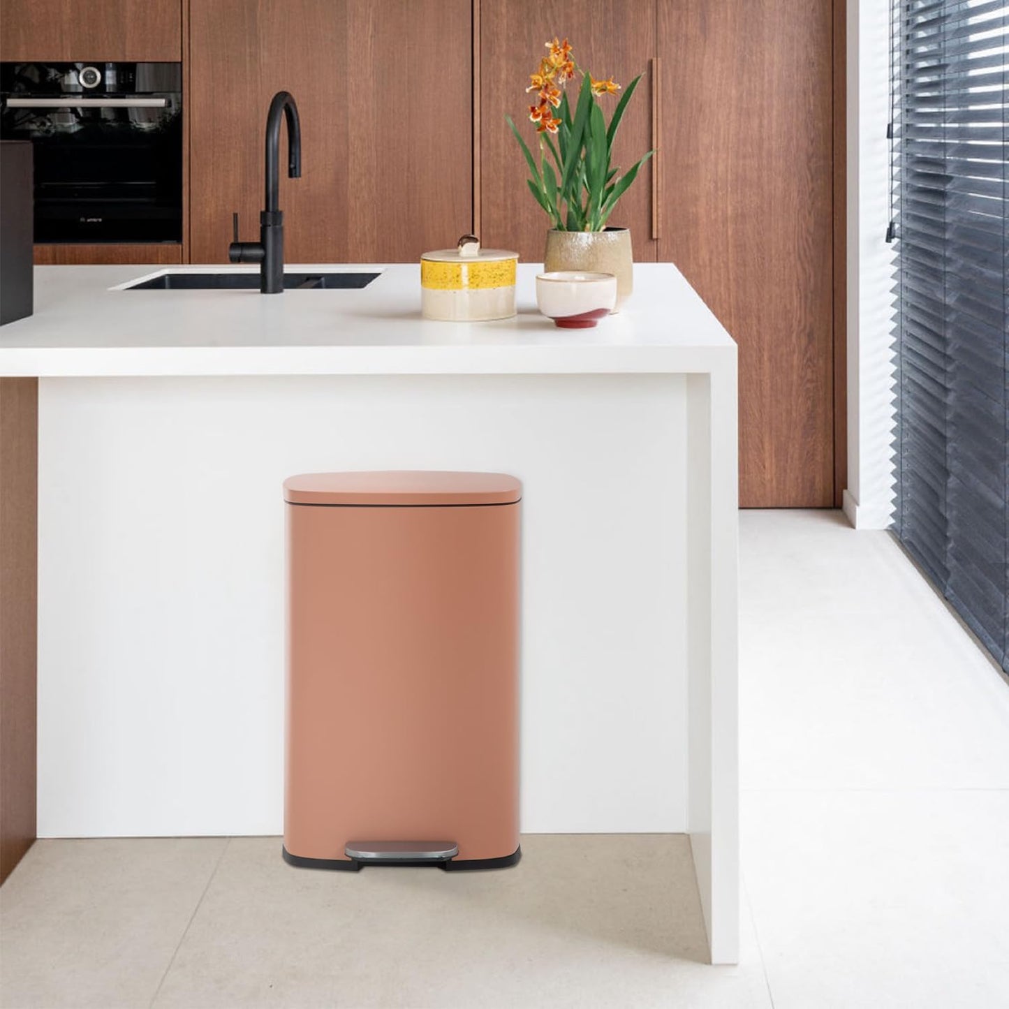13 Gallon/50 L Garbage Can Kitchen Trash Can with Lid for Office Bedroom Bathroom Step Trash Bin Fingerprint-Proof Brushed Stainless Steel