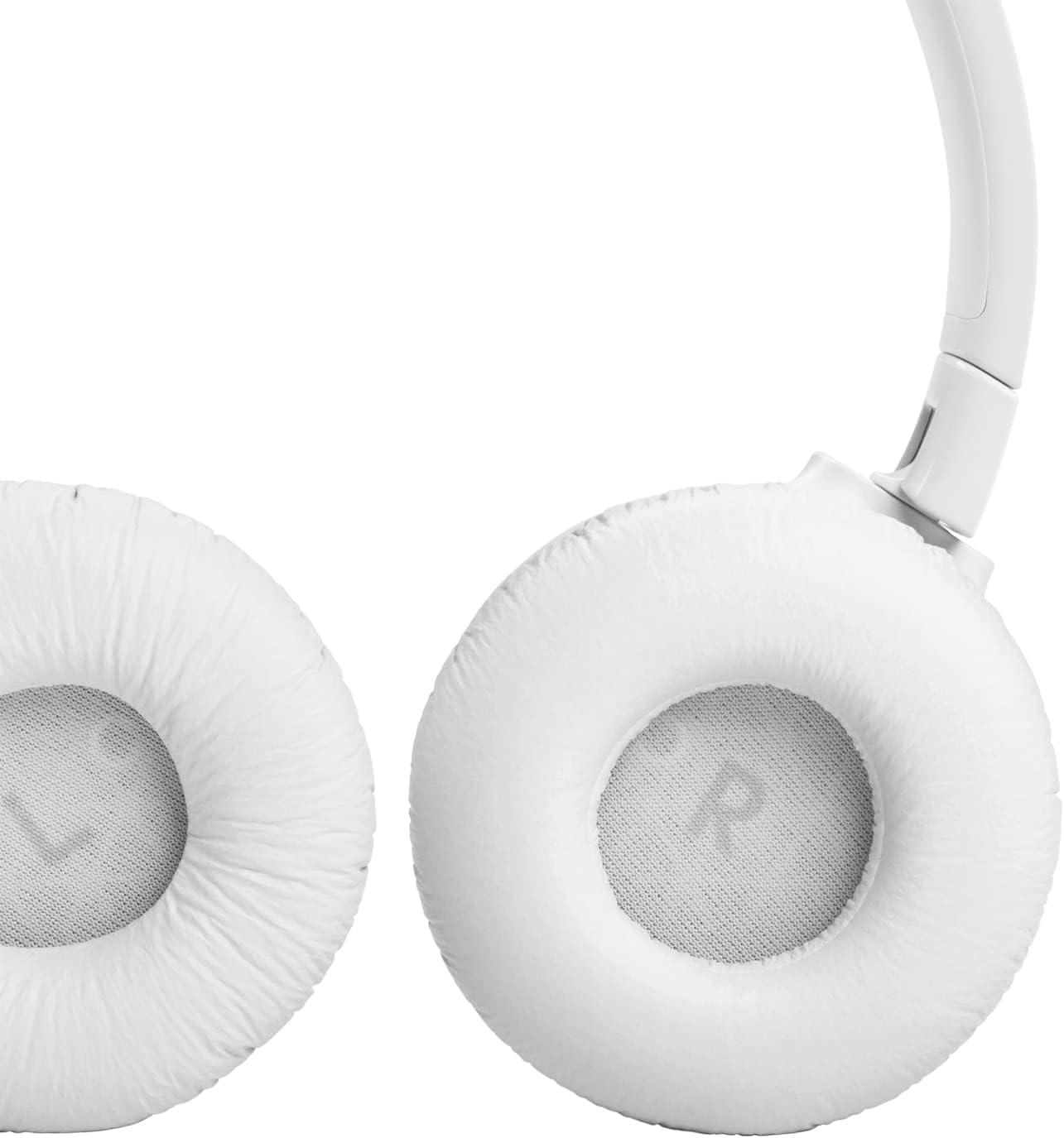 JBL Tune 670NC - Adaptive Noise Cancelling with Smart Ambient Wireless On-Ear Headphones, Up to 70H Battery Life with Speed Charge, Lightweight, Comfortable and Foldable Design (Black)