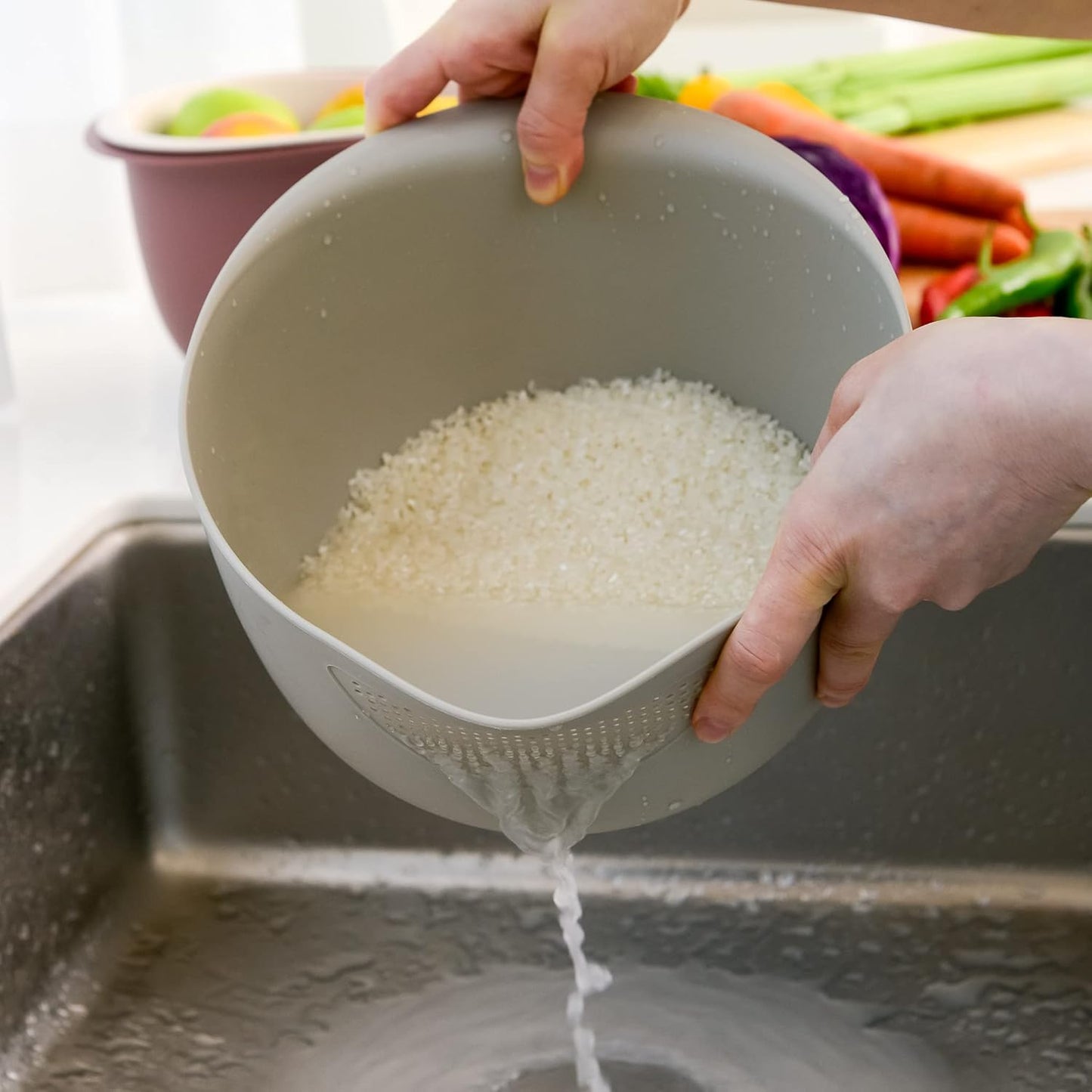 Blue Ginkgo Rice Washing Bowl and Colander Kitchen Set - Strain Rice, Quinoa and Small Grains - Soak, Wash and Drain Produce (4 Quart) - Cream and Limestone