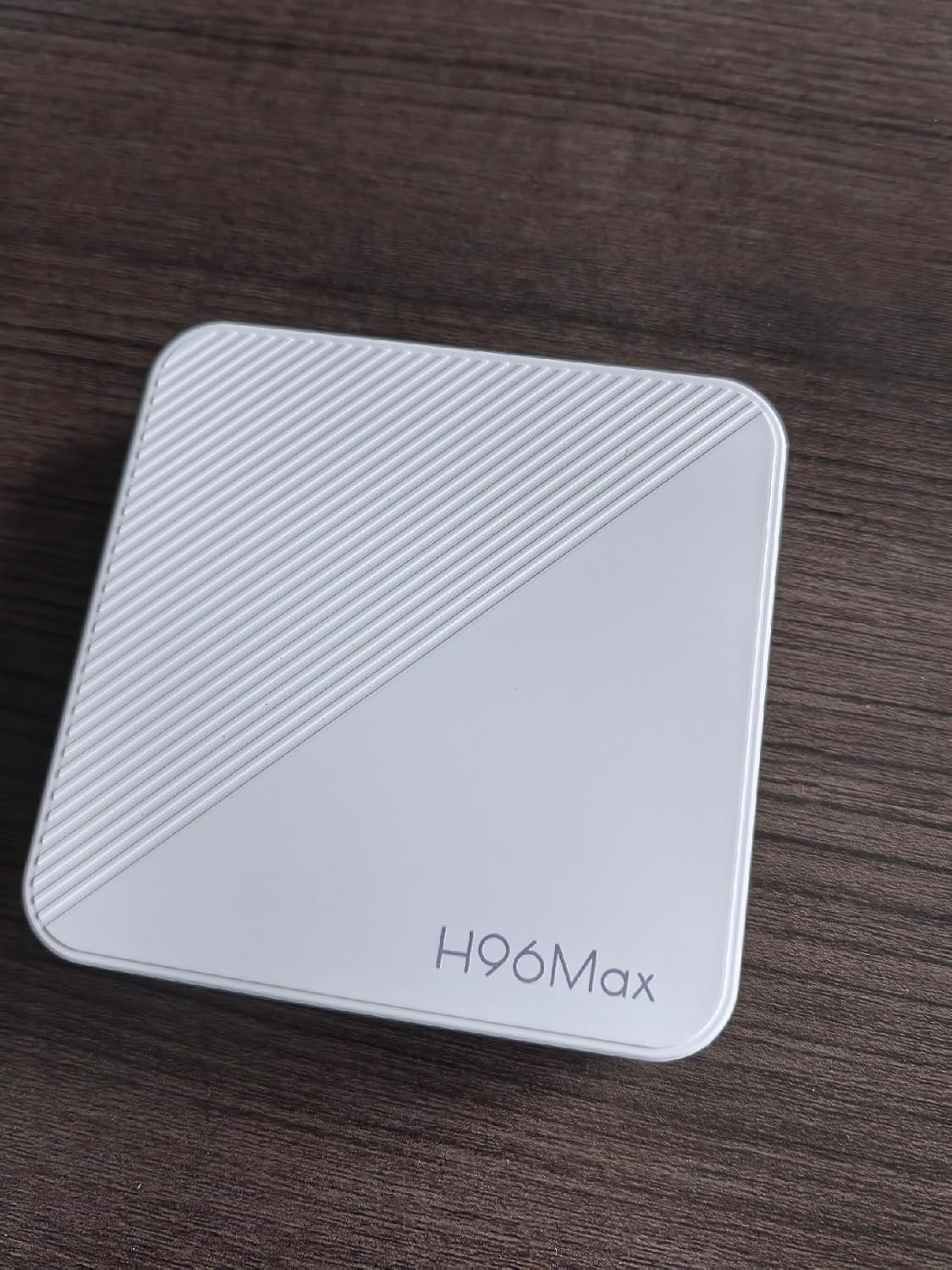 LEFFOT Android 14.0 TV Box 2025, H313 4K Ultra HD Streaming Device for TV, 2GB RAM + 16GB ROM, Smart TV Box with HDR10, Voice Control, 2.4G & 5G WiFi 6, 100M Ethernet, H313 Quad Core ARM Cortex A53