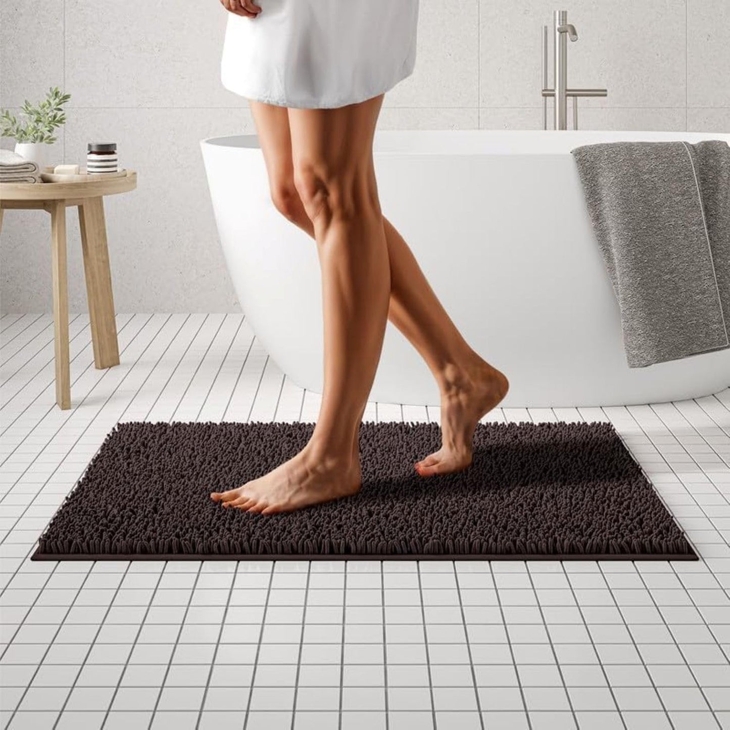 Soft Plush Chenille Bathroom Rug, Absorbent Microfiber Bath Mat, Machine Washable, Non-Slip Grip, Quick-Dry, Thick Shag Carpet Great for Bath, Shower Floor, Bedroom, or Door Mat (Beige, 17x24)