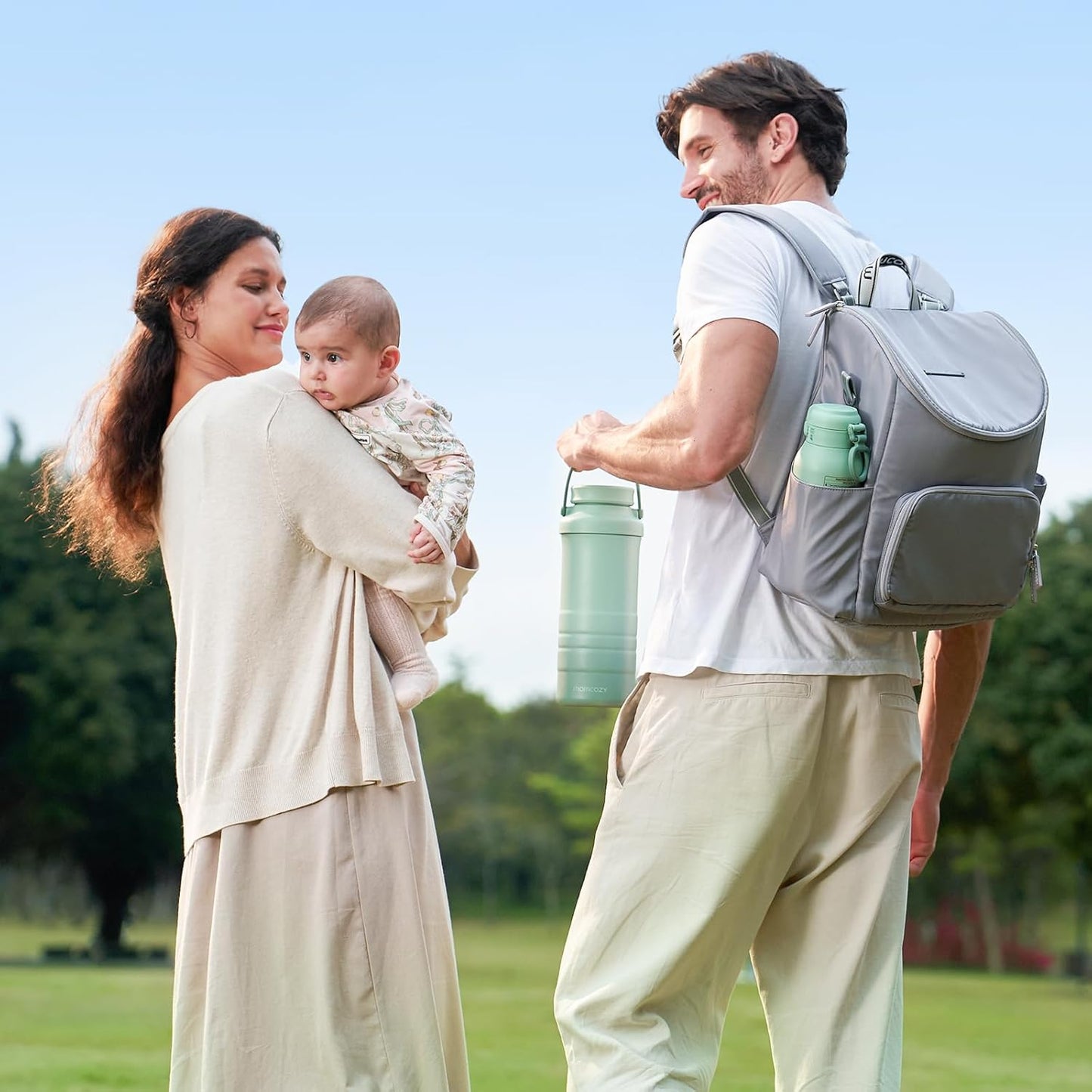 Momcozy 22oz Portable Breast Milk Cooler for Outdoor, 360°Total Cooling for 24Hours, Larger Capacity Travel Breastmilk Chiller with 2pcs Baby Bottles for Breastmilk Storage, Breastfeeding Essentials