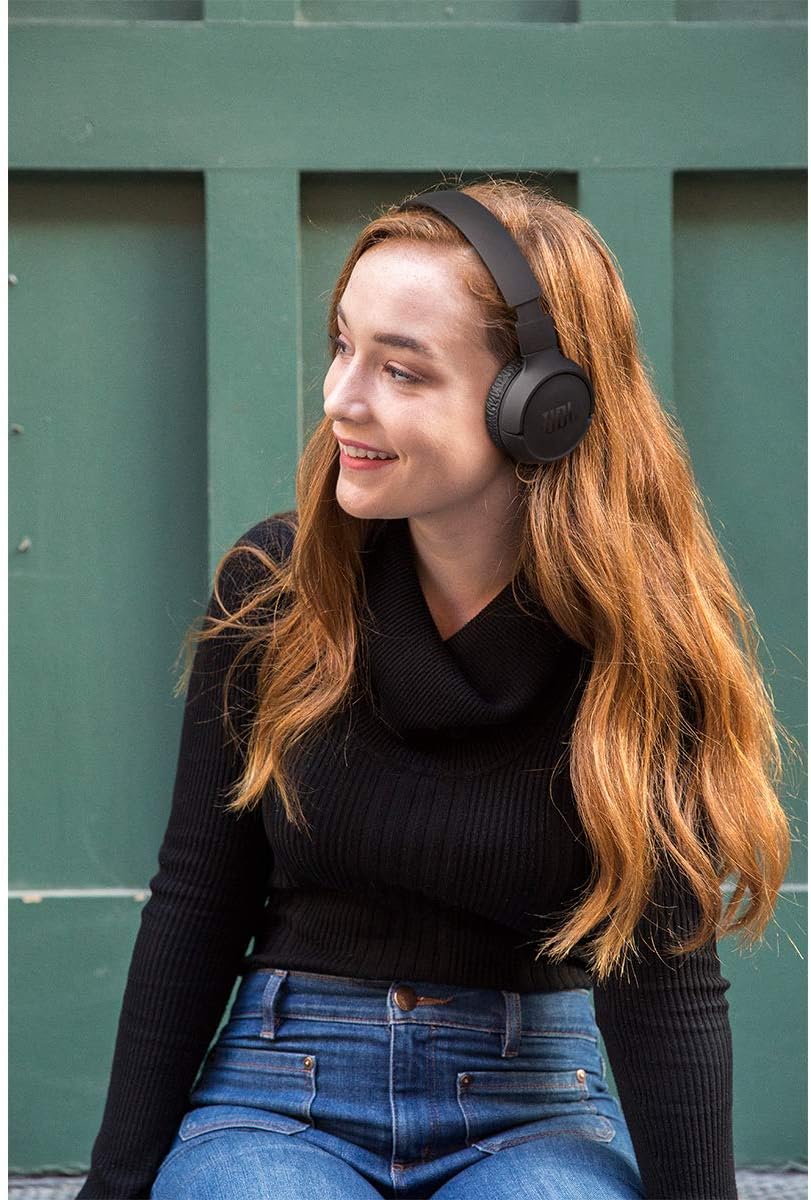 JBL Tune 520BT - Wireless On-Ear Headphones, Up to 57H Battery Life and Speed Charge, Lightweight, Comfortable and Foldable Design, Hands-Free Calls with Voice Aware (Blue)
