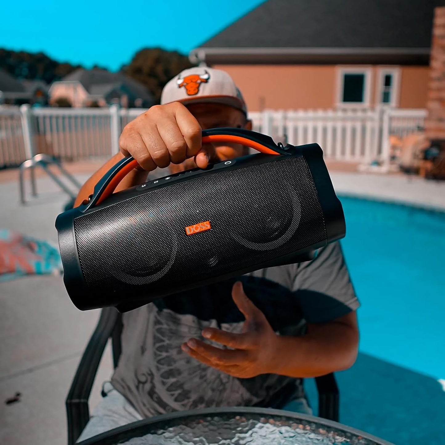 DOSS Extreme Boom Pro Bluetooth Speaker with 100W Stereo Sound, Rich Bass, 20H Playtime, Mixed Color Light, IPX6 Waterproof Haut parleur for Camping, Beach, Outdoor-Orange