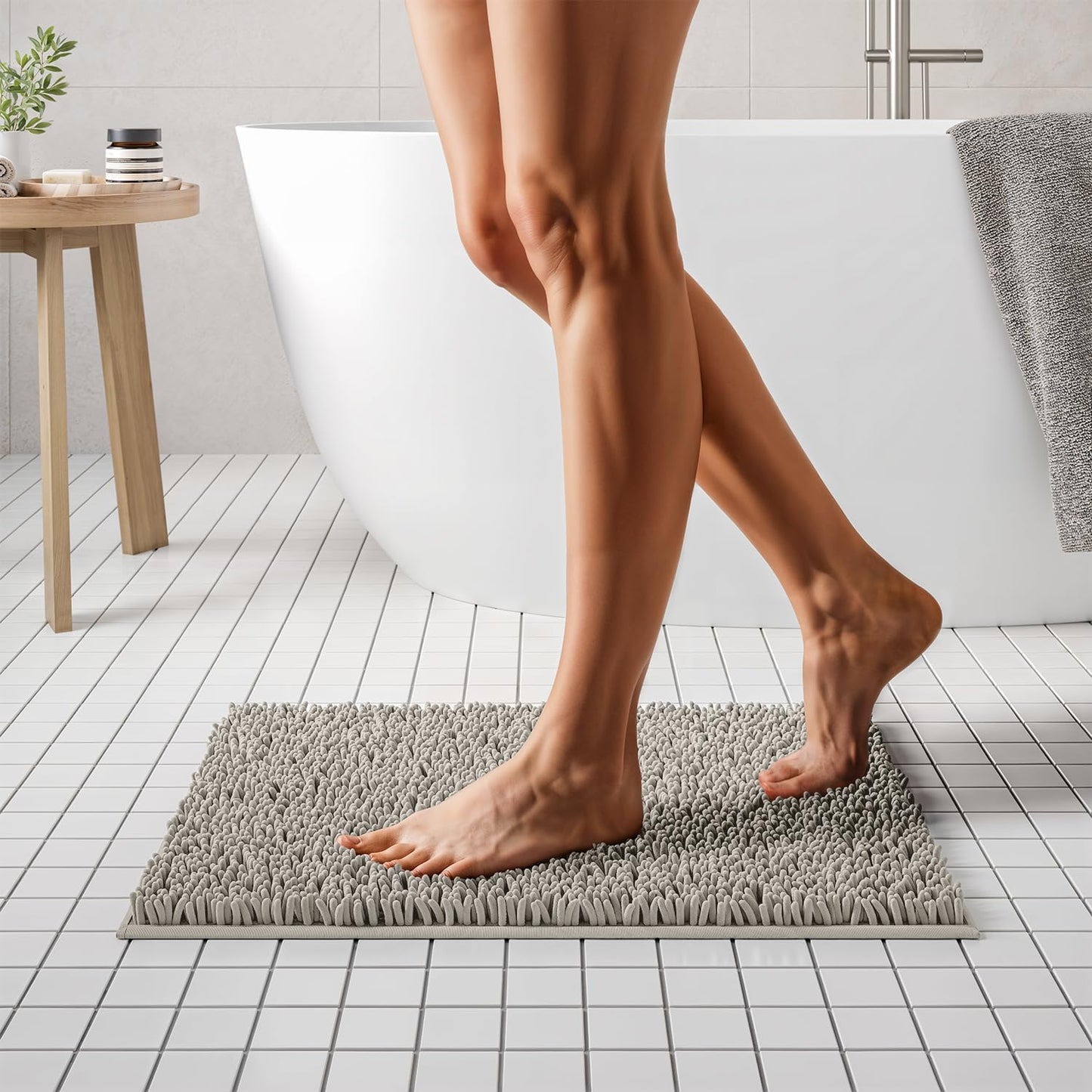 Soft Plush Chenille Bathroom Rug, Absorbent Microfiber Bath Mat, Machine Washable, Non-Slip Grip, Quick-Dry, Thick Shag Carpet Great for Bath, Shower Floor, Bedroom, or Door Mat (Beige, 17x24)