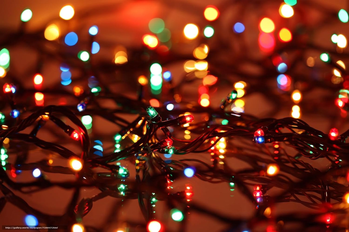 Solar Christmas Lights Outdoor, 137ft 400 LED 19Mode Solar Powered String Lights Waterproof for Garden Patio Fence Holiday Party(Multicolor)