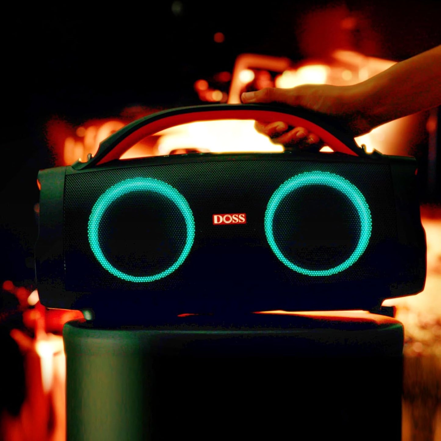 DOSS Extreme Boom Pro Bluetooth Speaker with 100W Stereo Sound, Rich Bass, 20H Playtime, Mixed Color Light, IPX6 Waterproof Haut parleur for Camping, Beach, Outdoor-Orange