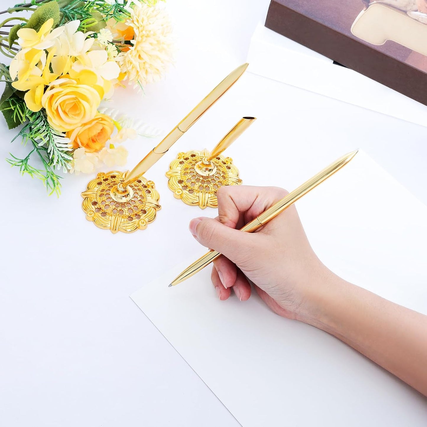 Bcxfbxd 2 Pcs Hollow Round Pen Holder Metal Pen Stand Holder Set Signing Pen Set Signing Desk Ballpoint Pens for Guest Book Wedding Birthday Party Graduation Teacher Office Business (Gold)