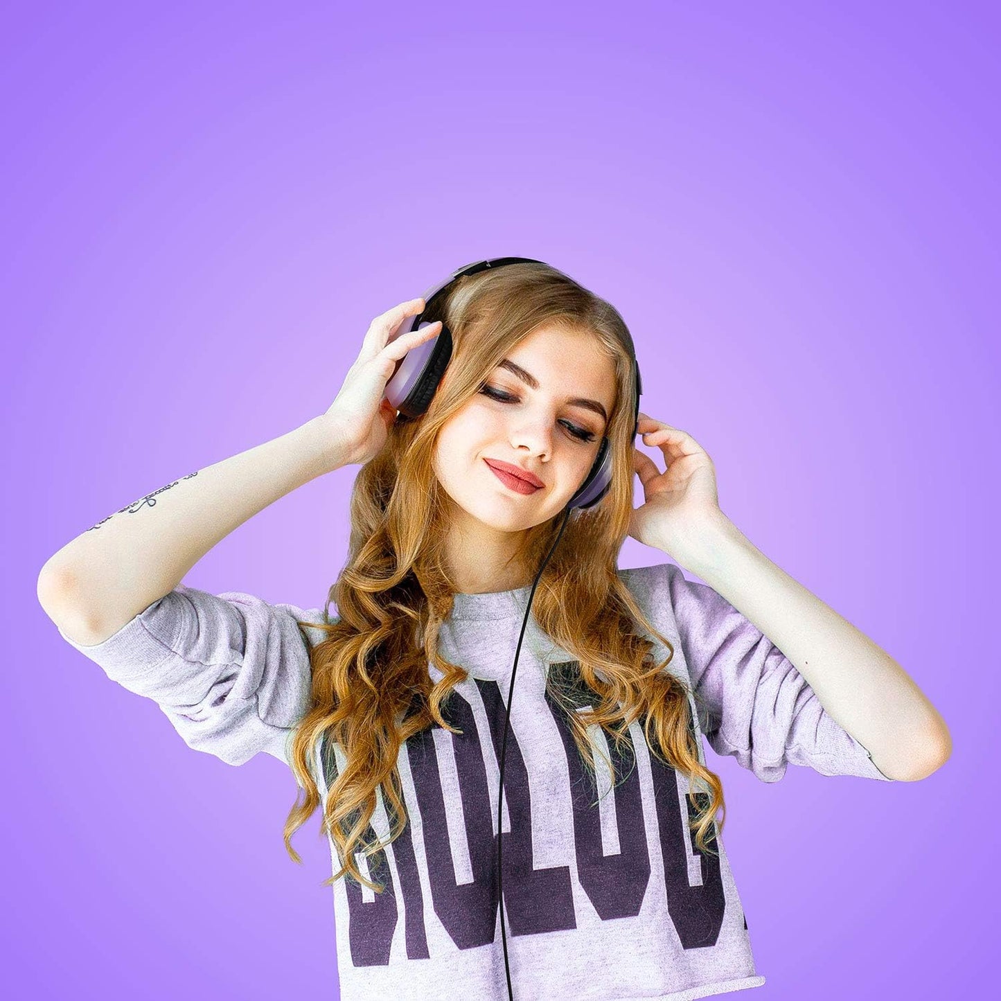 LORELEI X6 Over-Ear Wired Stereo Bass Headphones with Microphone, Lightweight, Foldable & Portable with 1.45M No-Tangle for Smartphone, Tablet, MP3/4, Space Black