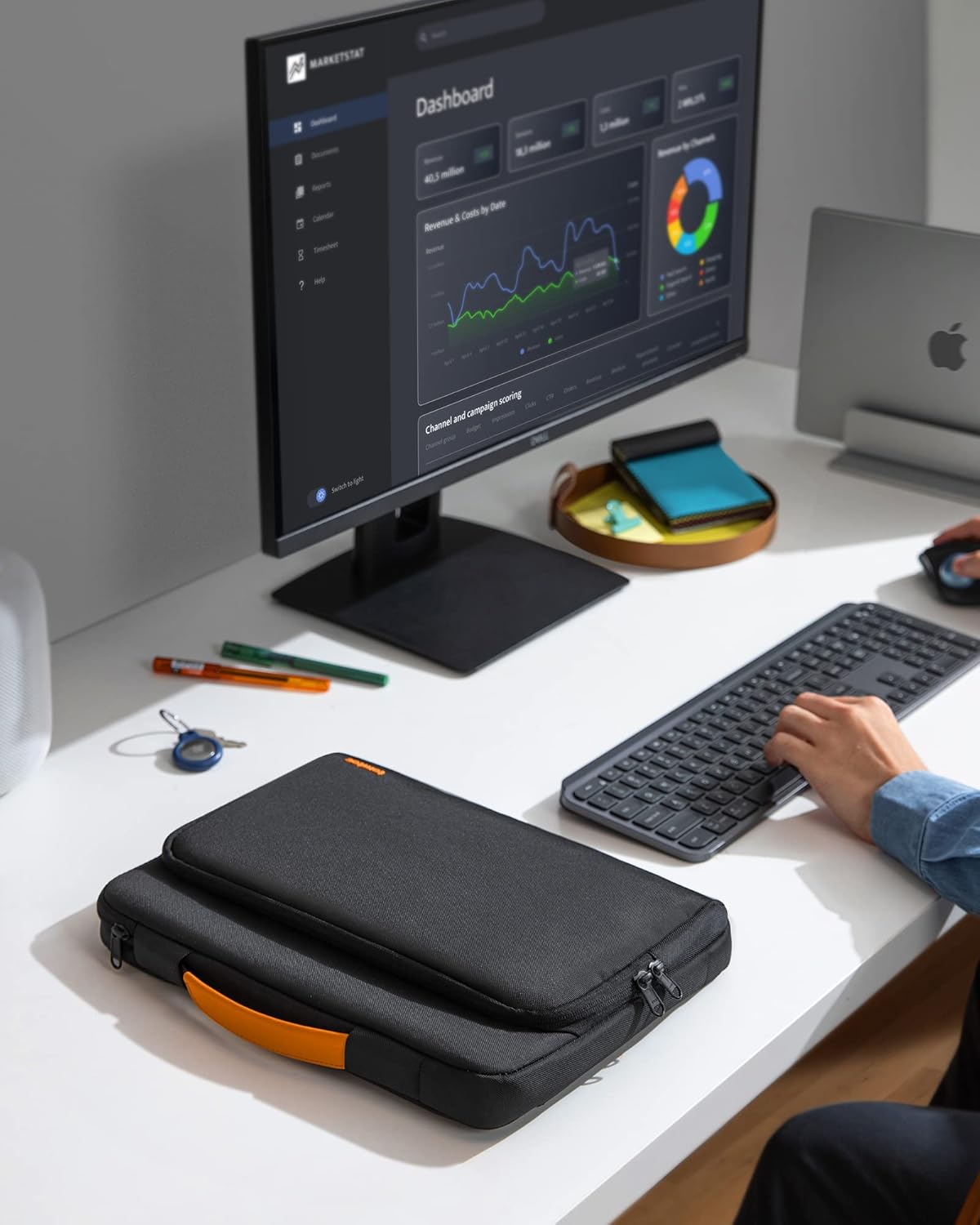 tomtoc 360 Protective Laptop Carrying Case for 16-inch New MacBook Pro M4/M3/M2/M1 Pro/Max 2024-2019, Water-Resistant Laptop Bag Sleeve with Accessory Pocket for The New Razer Blade 15
