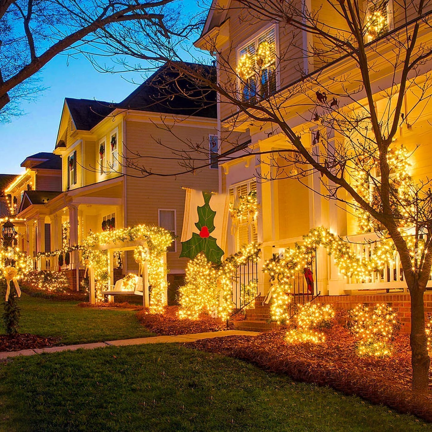 Maokot Solar Christmas Lights Outdoor, Upgraded 137FT 400 LED Solar String Lights with Remote,19 Modes Waterproof Warm White Solar Lights Outdoor String for Outside Garden Home Festival Decorations