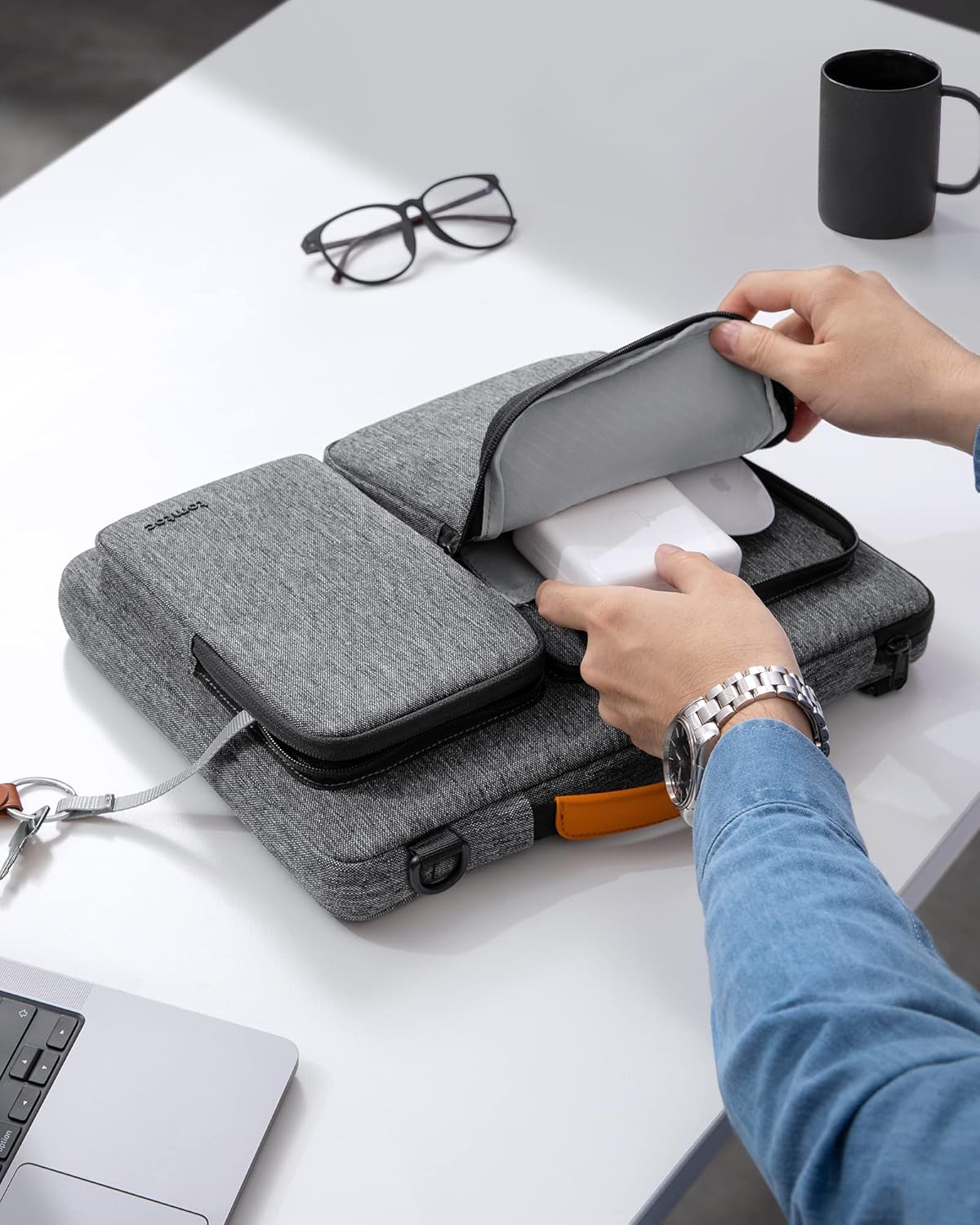 tomtoc 360 Protective Laptop Shoulder Bag for 16-inch MacBook Pro M4/M3/M2/M1 Pro/Max A3403 A3186 A2991 A2485 2024-2019, Water-resistant Sleeve for Dell XPS 15 Surface Book 3 The New Razer Blade 16