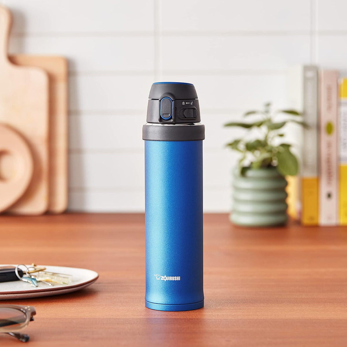 Zojirushi Flip-and-Go Stainless Mug, 20-Ounce, Cobalt Blue