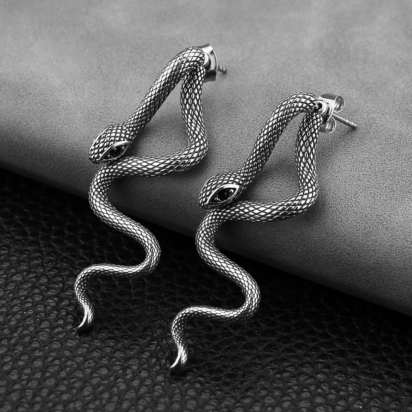 HZMAN Retro Snake Earrings for Men Women Stainless Steel Gothic Punk Decapitation Splicing Snake Stud Earring Biker Party Jewelry Gift