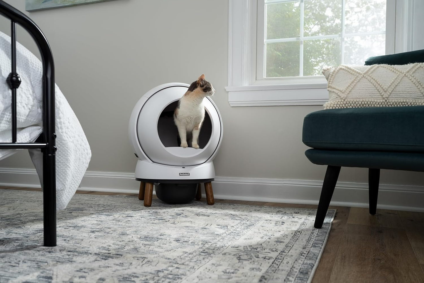 PetSafe ScoopFree SmartSpin Automatic Self-Cleaning Cat Litter Box – Advanced Odor Control – App Controlled with Health Monitoring – Works with Any Litter – Up to 2 Weeks of Hands-Free Cleaning