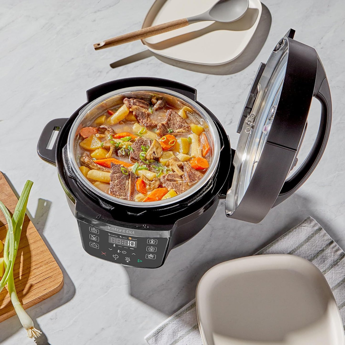 Instant Pot® RIO Mini 7-in-1 Multi-Cooker, PressureCooker, SlowCooker, RiceCooker, Steamer, Sauté, Yogurt Maker, & Warmer, Includes App With Over 2000 Recipes, 4QT, Black