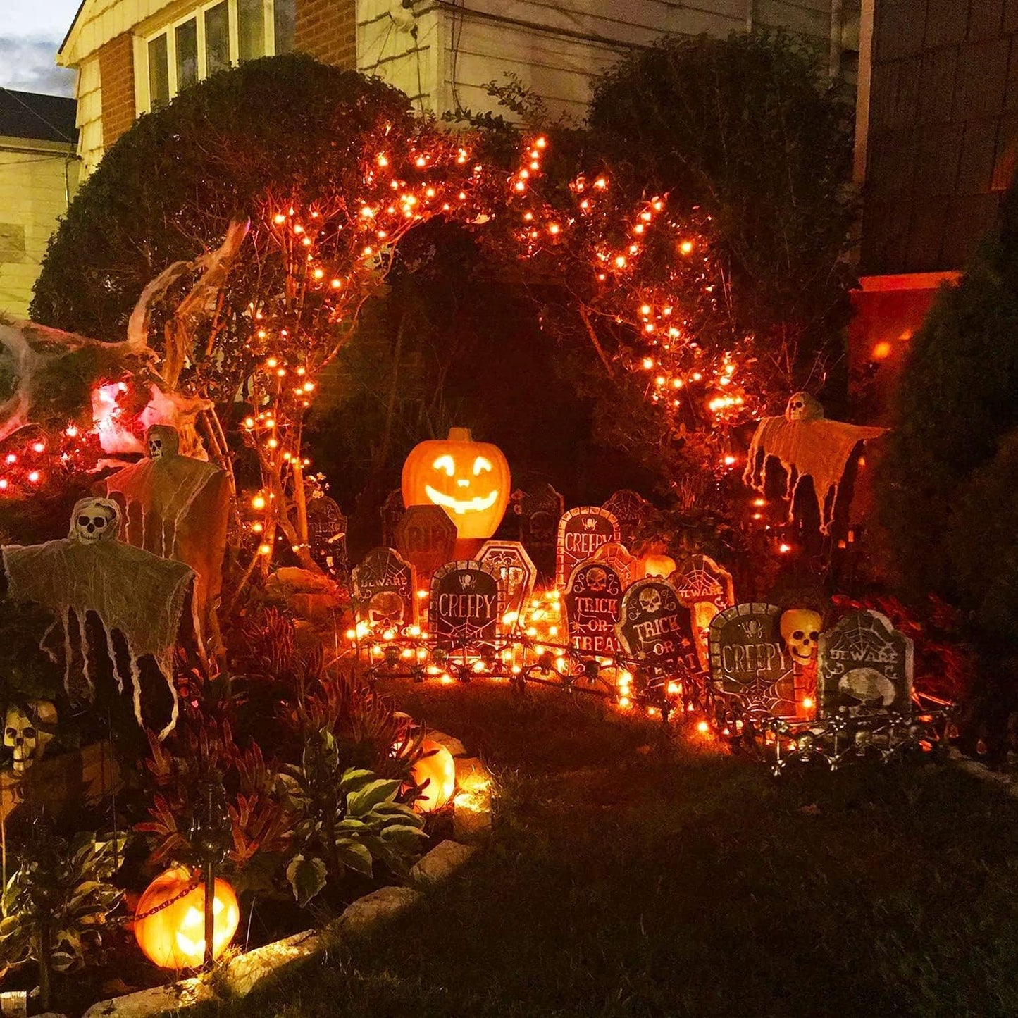Solar Halloween Decoration Lights, JMEXSUSS 2 Pack 33FT 100 LED Orange and Purple Halloween String Lights, Halloween Lights with 8 Modes for Halloween Tree Yard Outdoor Spooky Party Garden Decorations