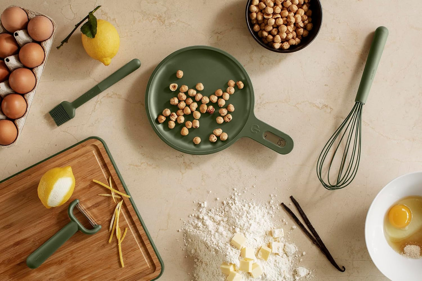 EVA SOLO | Green Tools Kitchen Scales | Practical Kitchen Scales with Display on The Handle for Easy Weight Reading Even When Using Large Bowls and Cooking pots | Green