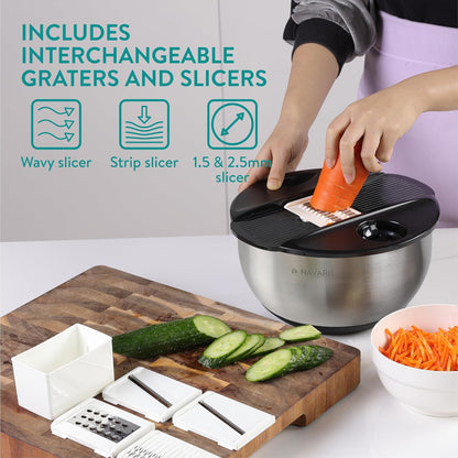 Navaris Salad Spinner with Lid - Salad Spinner Stainless Steel - Salad Dryer - Easy Washing, Drying and Spinning - Includes Grating and Slicing Discs