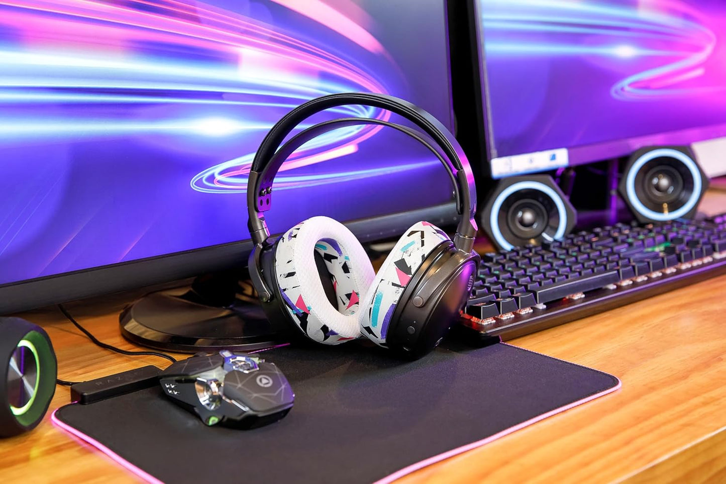 WC Freeze Maxwell - Cooling Gel Replacement Earpads for Audeze Maxwell Headphones by Wicked Cushions - Elevate Comfort, Durability, Thickness & Sound Isolation for Epic Gaming Sessions | Black