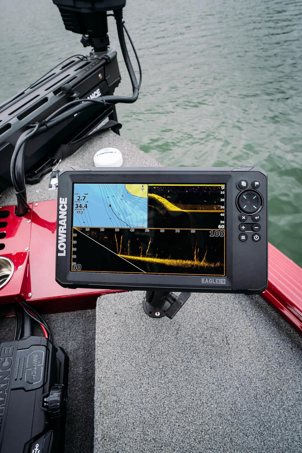 Lowrance Eagle Eye™ 9 Live + C-MAP®, 9" IPS Screen, Eagle Eye™ transducer, C-MAP® Discover microSD Card Charts for The US and Canada