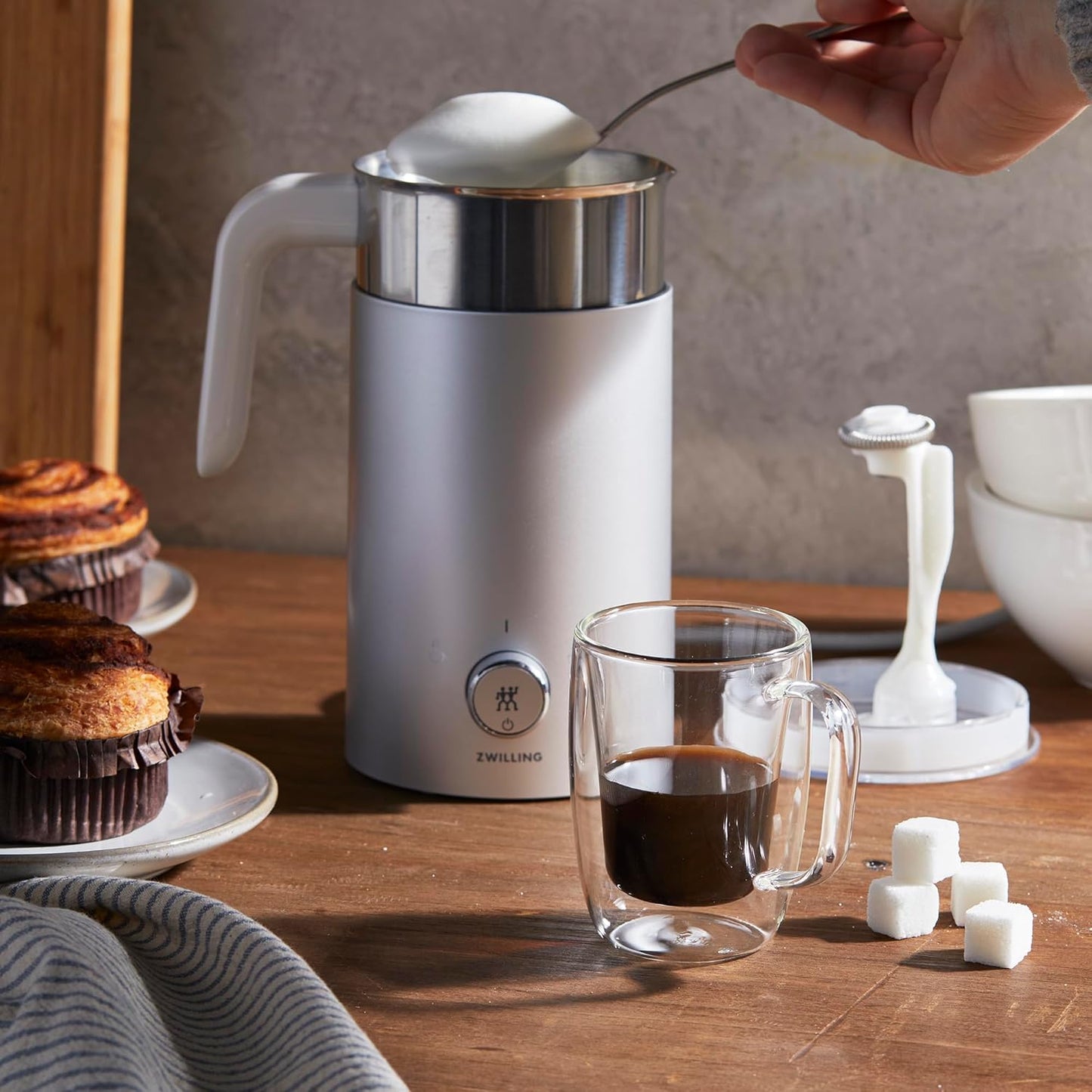 ZWILLING Enfinigy Electric Barista Non-Slip Milk Frother and Warmer, Black- Milk Steamer for Latte, Cappuccino, Macchiato