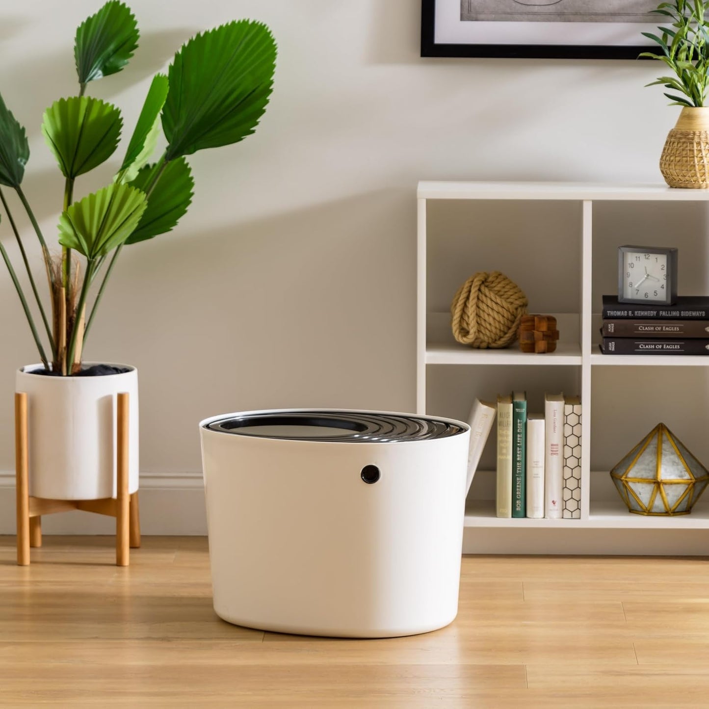 IRIS USA Top Entry Cat Litter Box with Scoop - Large - Stylish Enclosed Round Oval Kitty Dog Proof Box, Litiere Pour Chat Bac - White/Beige