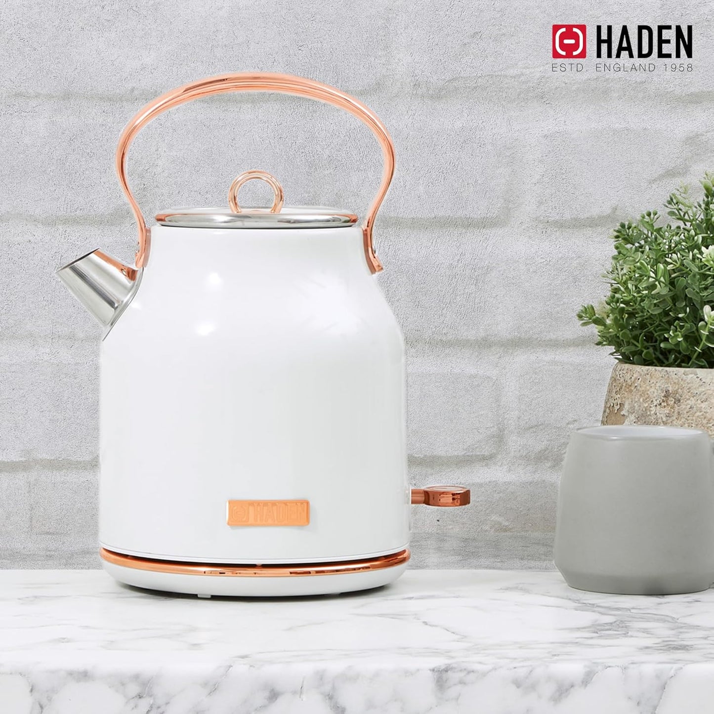 Haden 75041 Heritage 1.7 Liter (7 Cup) Stainless Steel Electric Kettle with Auto Shut-Off and Boil Dry Protection, Black/Copper