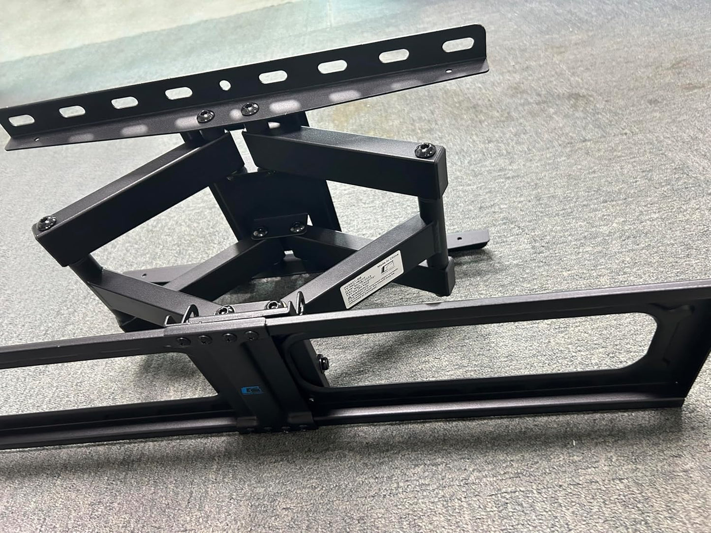 HOME VISION Full Motion TV Wall Mount for Most 32-85 inch TVs up to132 lbs, TV Mount Swivel and Tilt with Dual Articulating Arms, Wall Mount TV Bracket Max VESA 600x400mm, Fits 8" 12" 16" Wood Studs