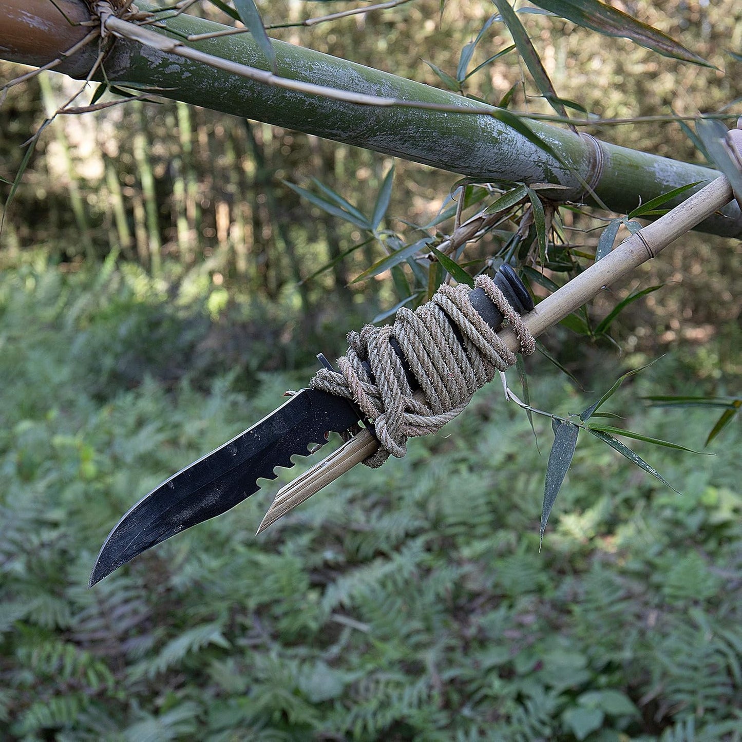 Fixed Blade Camping Knife, Hunting Knife with Nylon Sheath in Non-Slip Handle and High Carbon Stainless Steel Black Blade, Tactical Tools for Outdoor Hiking, Fishing, Carving, Diving, Bowie Combat Knife Everyday Carry