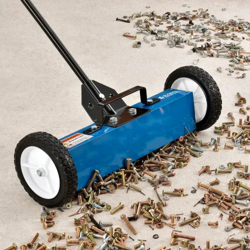 Global Industrial™ Magnetic Floor Sweeper, 18" Cleaning Width