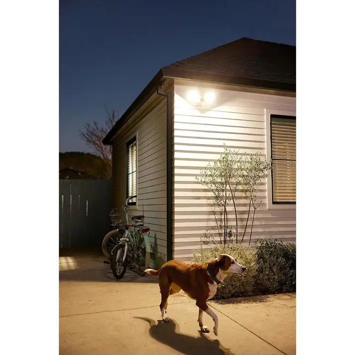 Google Nest Outdoor Camera with Floodlight - White (GA02411-CA)