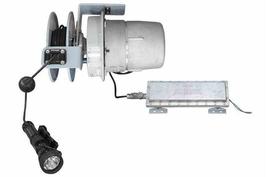 20W HID Explosion Proof Search Light - C1D1 & C2D1 - 120-277VAC Stepped Down to 12V DC - 25' SOOW
