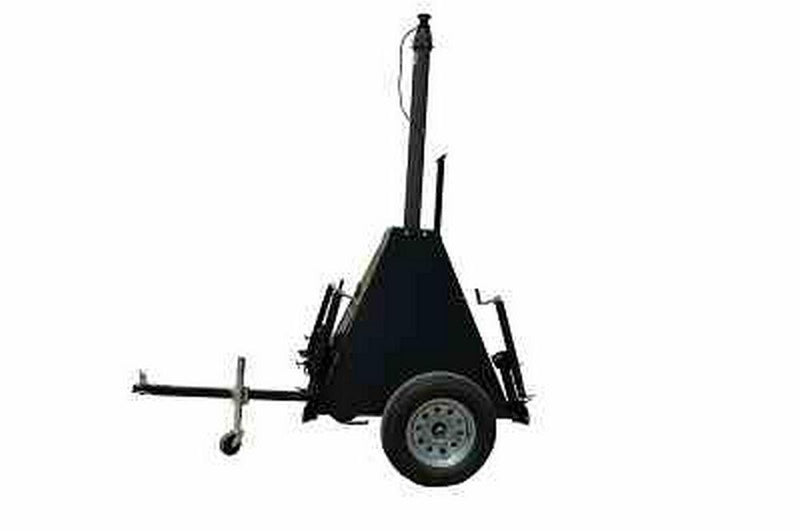 18 Foot Pneumatic Light mast w/ Enclosed Trailer Mount